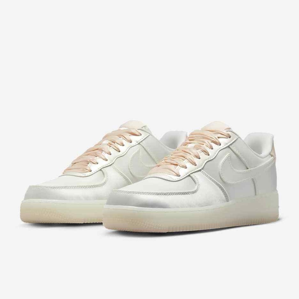 Nike White Sneakers Nike Air Force 1 '07 LV8
